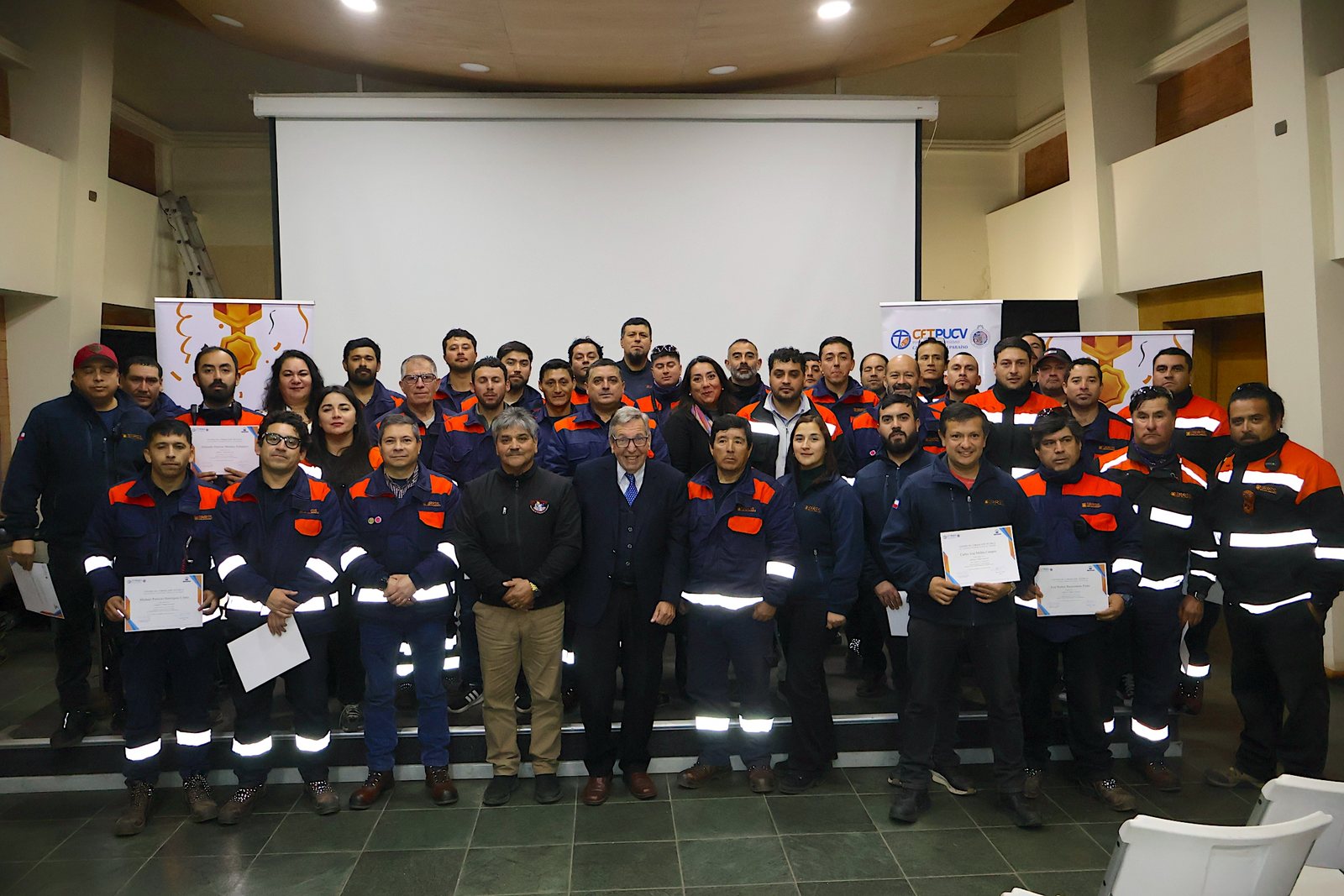 Ceremonia de certificación de la capacitación en Liderazgo y Trabajo en Equipo — ERRES y CFT PUCV